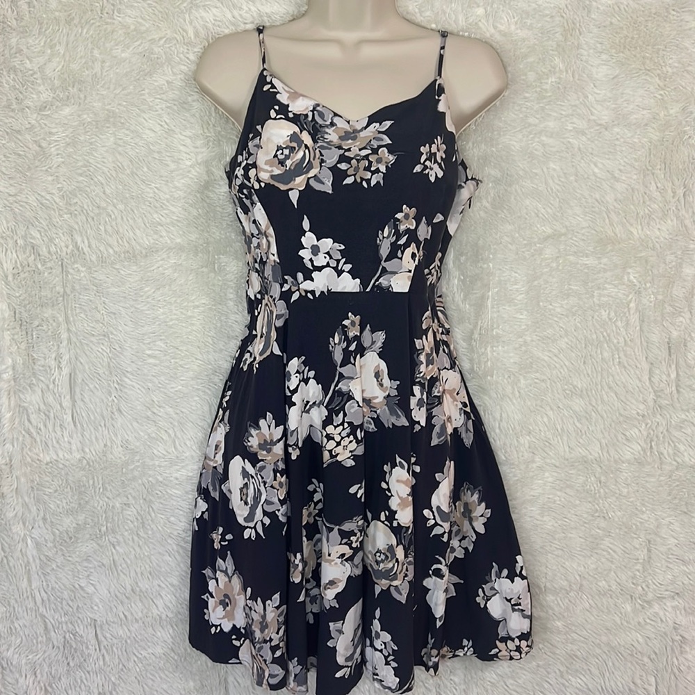 Sundress by Old Navy, size Medium, adjustable spaghetti straps